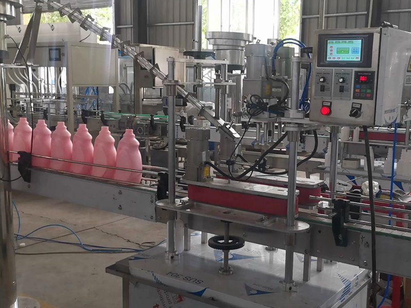 洗发水市场日益壮大，许多企业考虑进入这一领域但又担心高昂的研发成本和复杂的技术要求。那么，选择洗发水代加工是否真的可行？本文将通过具体案例来探讨其利弊。