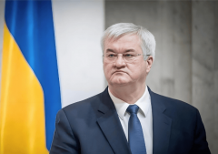 <strong>索赔还有个具体的对象和</strong>