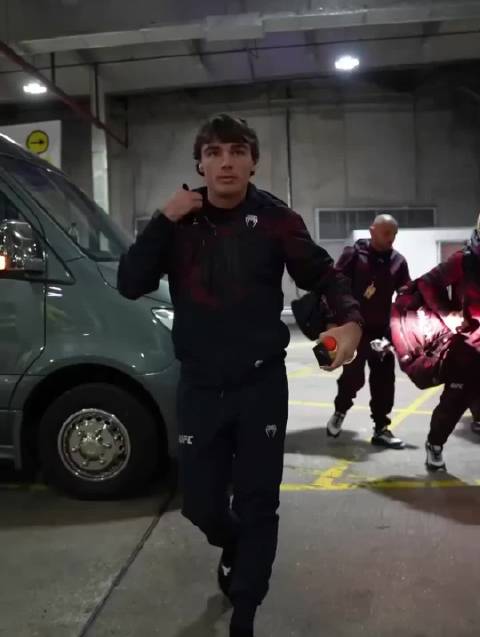 张展硕800自7分44秒45夺金，50米绝杀奥运冠军