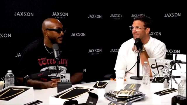 张展硕800自7分44秒45夺金，50米绝杀奥运冠军