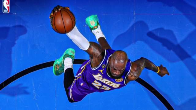 张展硕800自7分44秒45夺金，50米绝杀奥运冠军