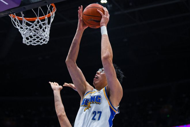 周琦两双引领北京客场力克青岛取三连胜