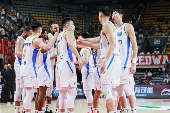 周琦两双引领北京客场力克青岛取三连胜