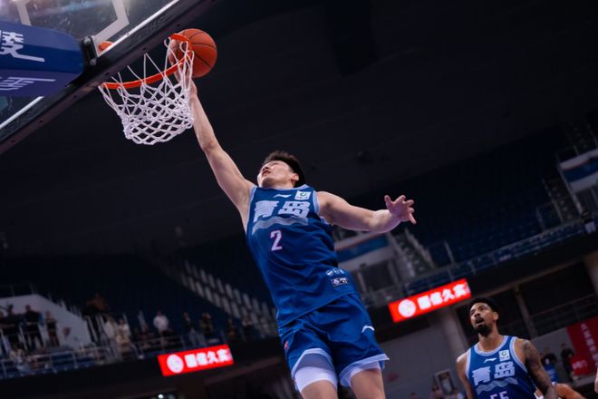 周琦两双引领北京客场力克青岛取三连胜