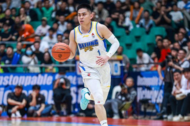 周琦两双引领北京客场力克青岛取三连胜