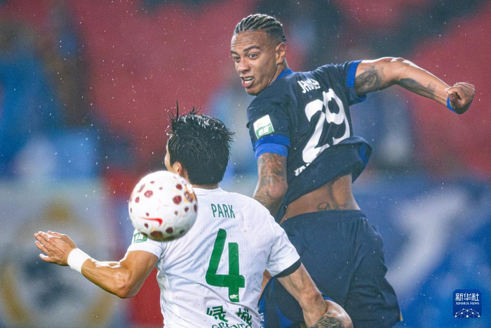 武汉三镇队主场力克浙江绿城，两连胜稳固积分