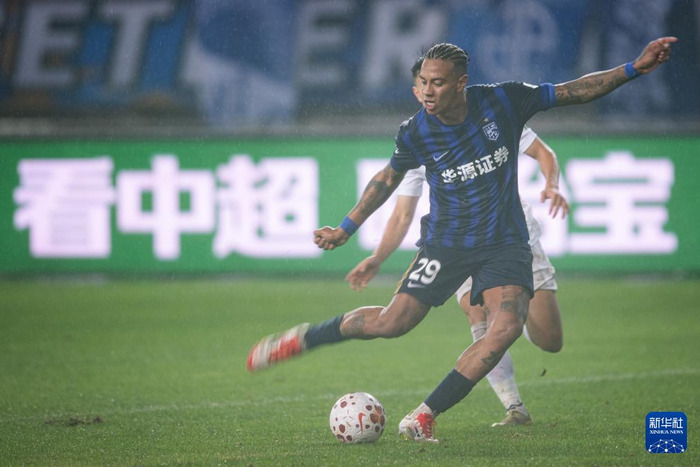 武汉三镇队主场力克浙江绿城，两连胜稳固积分